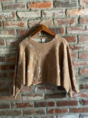 Cropped Tan Marble-Print Pullover Top